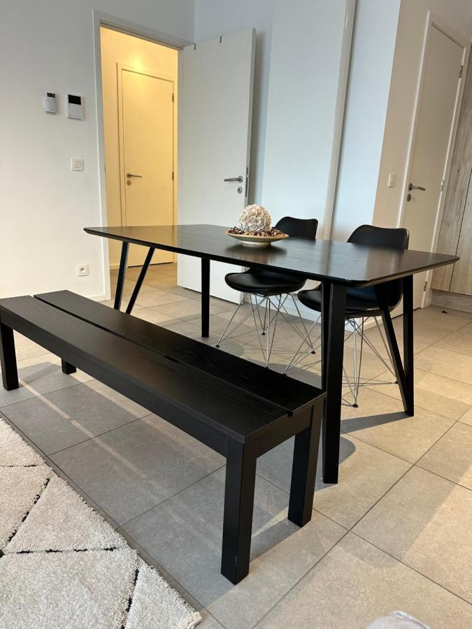 בריסל Canal View One Bedroom Flat מראה חיצוני תמונה
